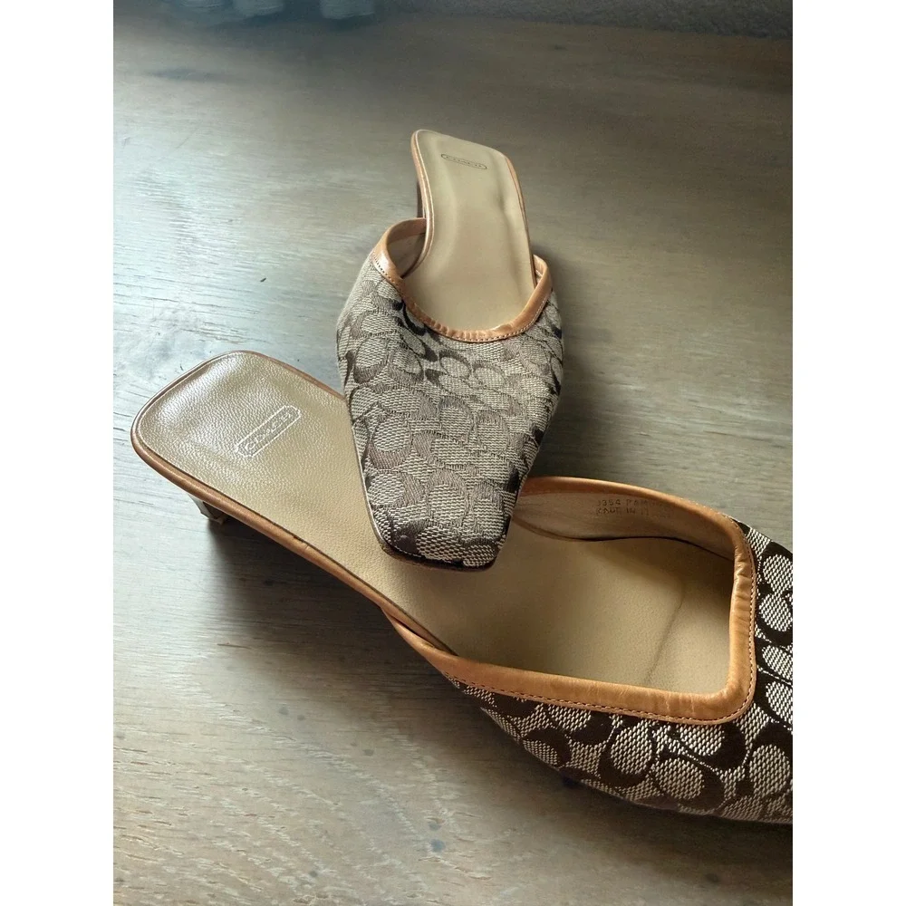 Coach Signature Monogram Canvas Kitten Heel Mules Brown Tan square Toe 8.5 B